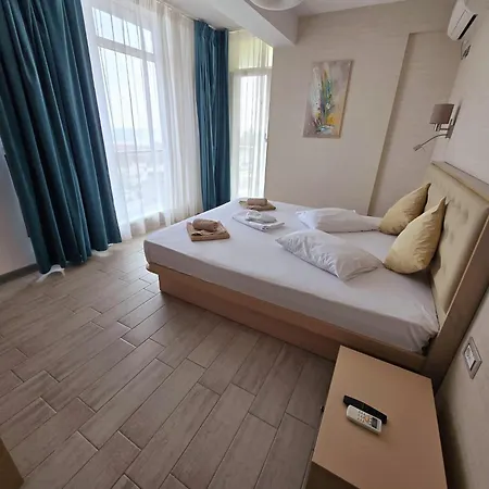 Superior Panoramic 3 Seaview Indoor Pool & Апартаменты *